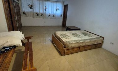Habitación Semi-Amoblada en Alquiler en Los Ceibos, con Baño, Incluye Servicios, Norte de Guayaquil.