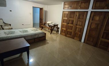 Habitación Semi-Amoblada en Alquiler en Los Ceibos, con Baño, Incluye Servicios, Norte de Guayaquil.