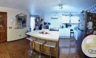 Se Vende Hermosa Casa en Villa Lo Arrieta – La Reina