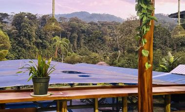 Venta de Hosteria con locales comerciales en Rio Negro-Baños