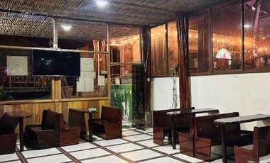 Venta de Hosteria con locales comerciales en Rio Negro-Baños
