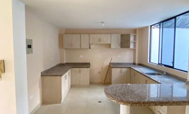 Venta Casa familia en Ambato setor ECU 911