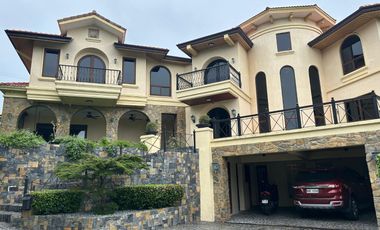5BR Luxury Home – Ayala Greenfield Estates