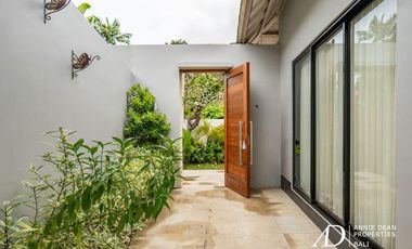 FREEHOLD | FULLY FURNISHED 2-BEDROOM VILLA IN PRIME SEMINYAK