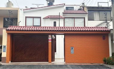 Linda Casa en venta en Santa Patricia La Molina