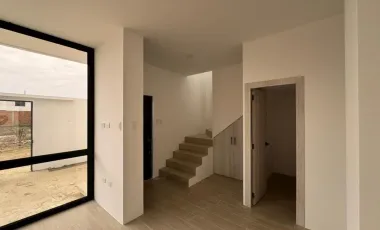 VENDO CASA INDEPENDIENTE EN LA CIUDAD DE PORTOVIEJO