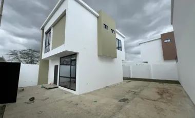 VENDO CASA INDEPENDIENTE EN LA CIUDAD DE PORTOVIEJO