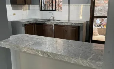 VENDO CASA RENTERA DE OPORTUNIDAD EN LA CIUDAD DE MANTA
