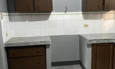 VENDO CASA RENTERA DE OPORTUNIDAD EN LA CIUDAD DE MANTA