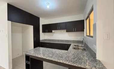 ALQUILO CASA DENTRO DE URBANIZACION EN PORTOVEJO