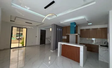 !VENTA DE EXPECTACULAR CASA EN PORTOVIEJO!