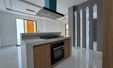 !VENTA DE EXPECTACULAR CASA EN PORTOVIEJO!