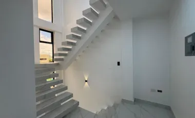 !VENTA DE EXPECTACULAR CASA EN PORTOVIEJO!