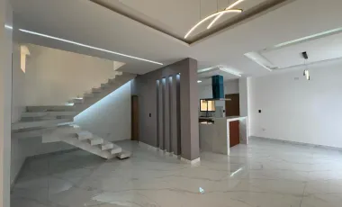 !VENTA DE EXPECTACULAR CASA EN PORTOVIEJO!