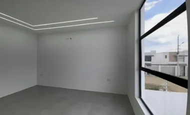 VENDO CASA INDEPENDIENTE EN PORTOVIEJO