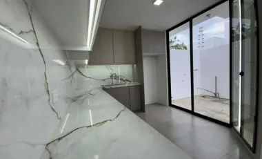 VENDO CASA INDEPENDIENTE EN PORTOVIEJO