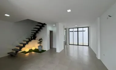VENDO CASA INDEPENDIENTE EN PORTOVIEJO