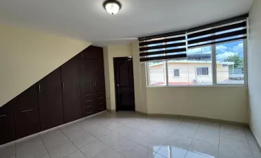 VENDO CASA HERMOSA INDEPENDIENTE EN PORTOVIEJO