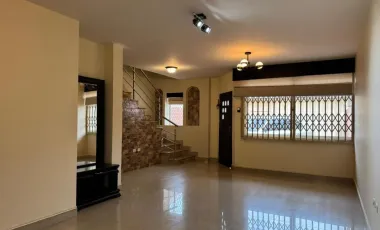 VENDO CASA HERMOSA INDEPENDIENTE EN PORTOVIEJO
