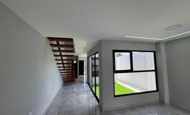 VENDO CASA INDEPENDIENTE EN PORTOVIEJO