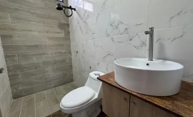 VENDO CASA INDEPENDIENTE EN PORTOVIEJO