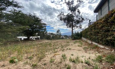 HERMOSO TERRENO DE VENTA EN URBANIZACIÓN DE LUJO CUMBAYA!!