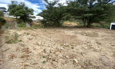 HERMOSO TERRENO DE VENTA EN URBANIZACIÓN DE LUJO CUMBAYA!!