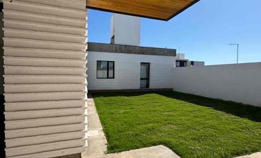 ALQUILÓ CASA CON PILETA