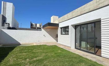 ALQUILÓ CASA CON PILETA
