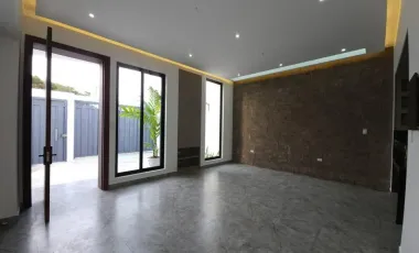 VENDO ESPECTACULAR CASA EN PORTOVIEJO