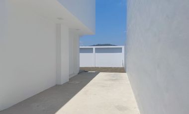 Se vende casa nueva 3 habitaciones 4 baños