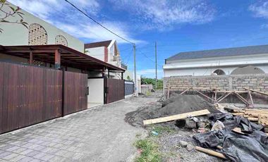 Segera miliki villa minimalis dengan harga terjangkau di Sekar Sari, Denpasar Timur. Hanya 10 menit ke pantai dengan berjalan kaki !!!
Sangat cocok untuk investasi