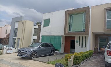 CASA EN VENTA EN PASEO ALTOZANO MORELIA