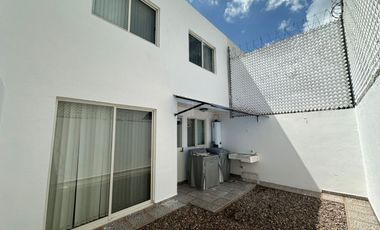 Casa en Renta – Fracc. Galerías, Salamanca