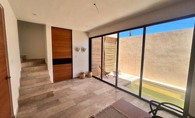 Villa en venta en Playa San Benito - 4rec, con rooftop y vista hacia el mar