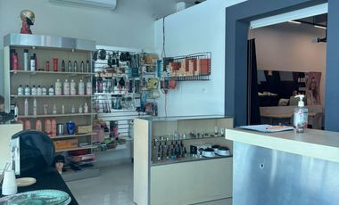 LOCAL COMEWRXIAL EN RENTA SOBRE RANGEL FRIAS COL CUMBRES