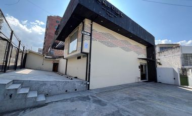 Casa Comercial en Renta Remodelada