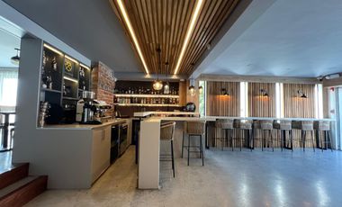 Casa Comercial en Renta Remodelada