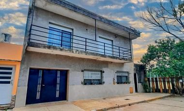 Venta - Casa 3 Dormitorios - Rosario