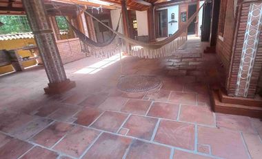 VENDO CASA EN EL CONDOMINIO CERRADO ƁALCONES DE TOLEDO.