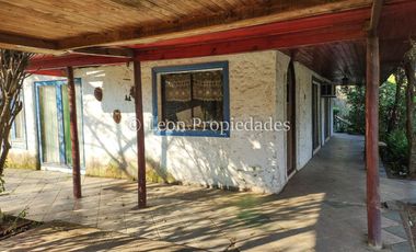 Leon Propiedades vende hermosa parcela de 1ha. con casa en sector los Naranjos, Curacaví.