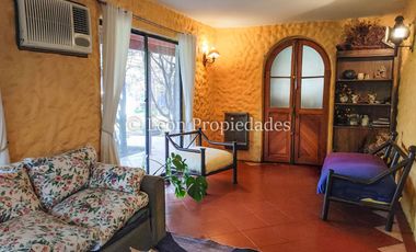 Leon Propiedades vende hermosa parcela de 1ha. con casa en sector los Naranjos, Curacaví.