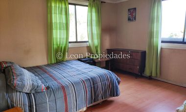 Leon Propiedades vende hermosa parcela de 1ha. con casa en sector los Naranjos, Curacaví.