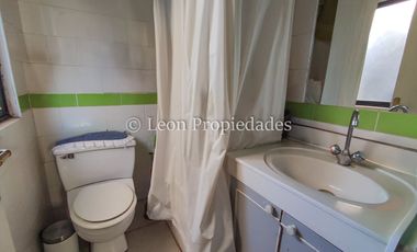 Leon Propiedades vende hermosa parcela de 1ha. con casa en sector los Naranjos, Curacaví.