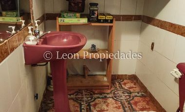 Leon Propiedades vende hermosa parcela de 1ha. con casa en sector los Naranjos, Curacaví.