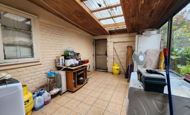 Casa esquina con estacionamiento en Lorenzo Arenas 3