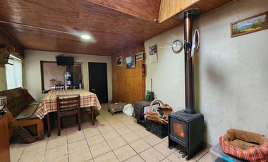 Casa esquina con estacionamiento en Lorenzo Arenas 3