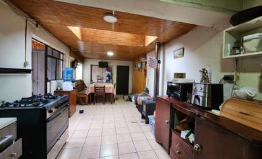 Casa esquina con estacionamiento en Lorenzo Arenas 3