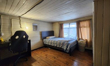 Casa esquina con estacionamiento en Lorenzo Arenas 3