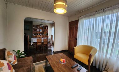 Casa esquina con estacionamiento en Lorenzo Arenas 3